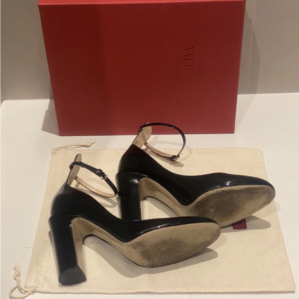 Valentino pumps
